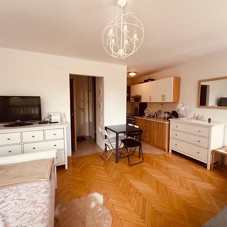 Entire Studio In Centrum Daire Varşova Dış mekan fotoğraf