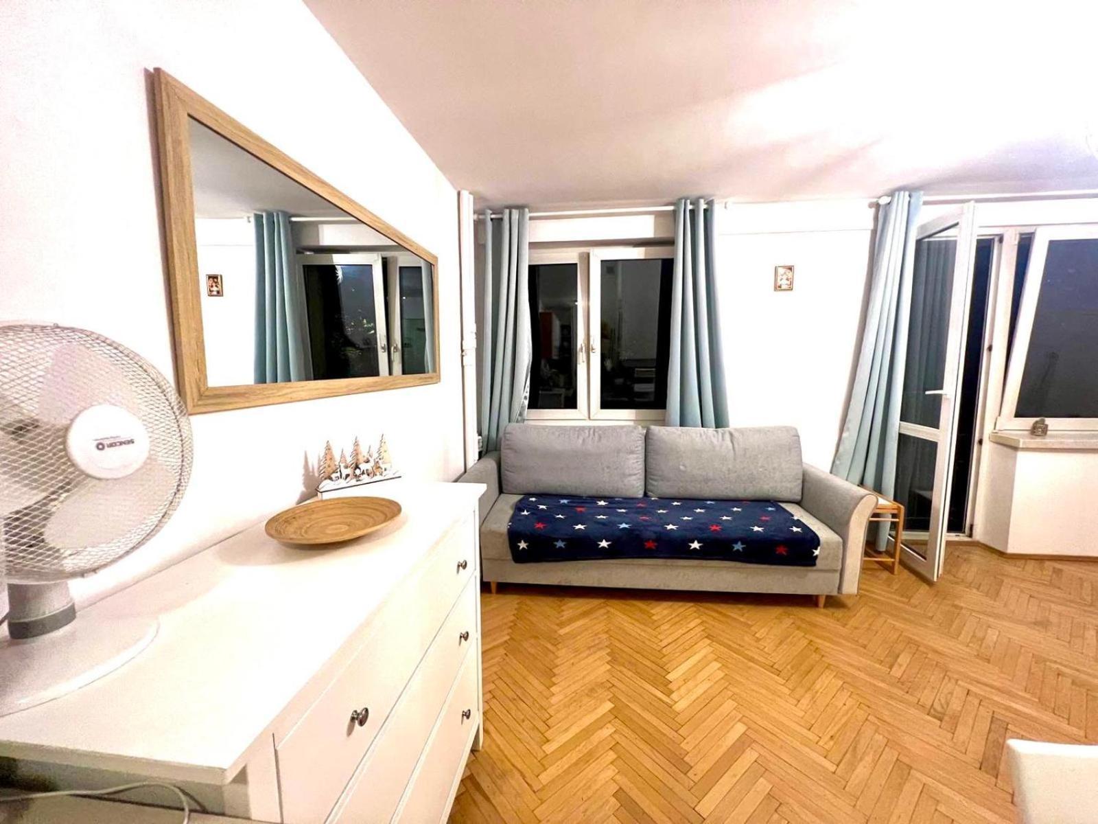 Entire Studio In Centrum Daire Varşova Dış mekan fotoğraf